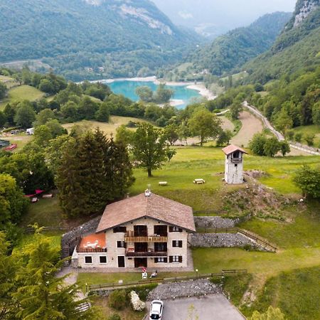 La Rustica Sul Lago Di Tenno Mansarda Exterior photo